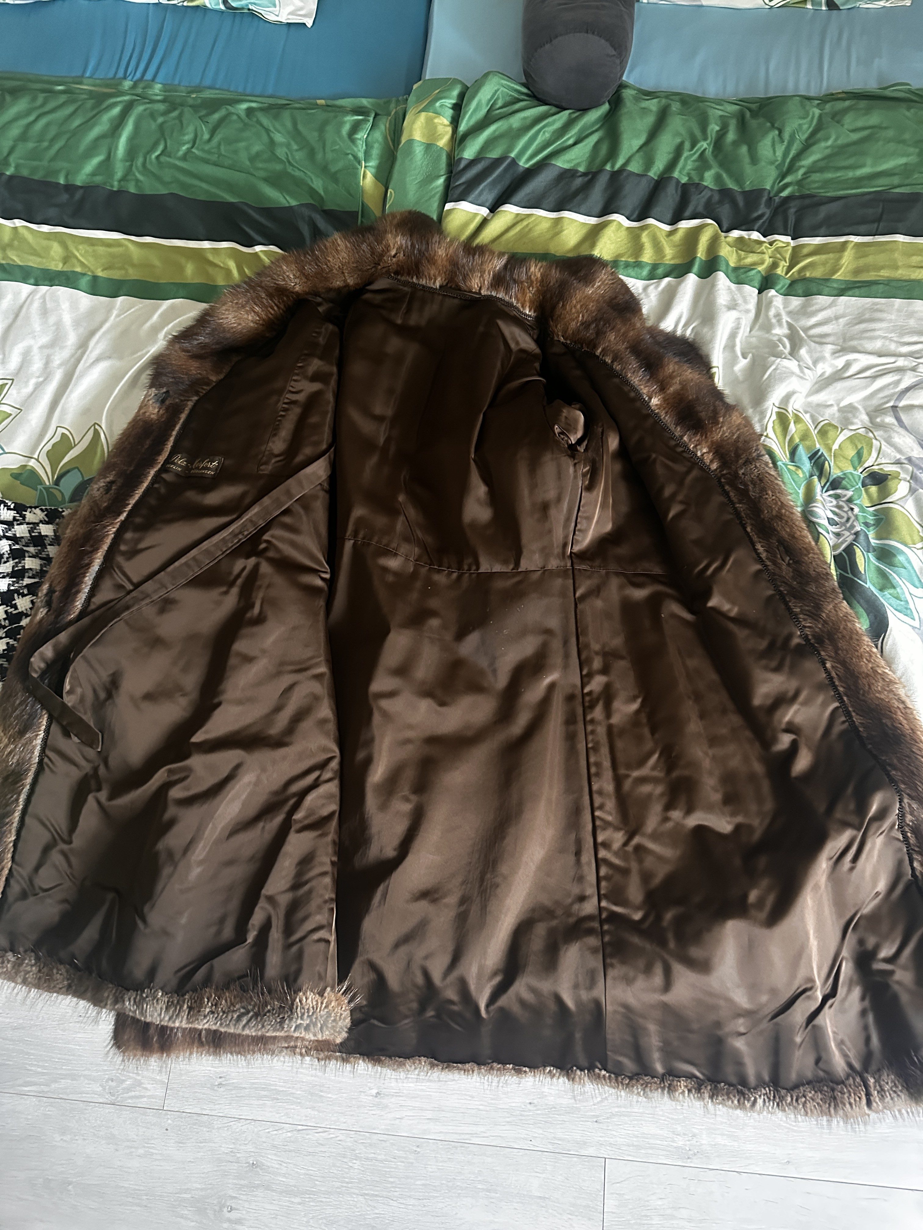Eingereichtes Pelzstück – Beispiel 126 Bild 2
