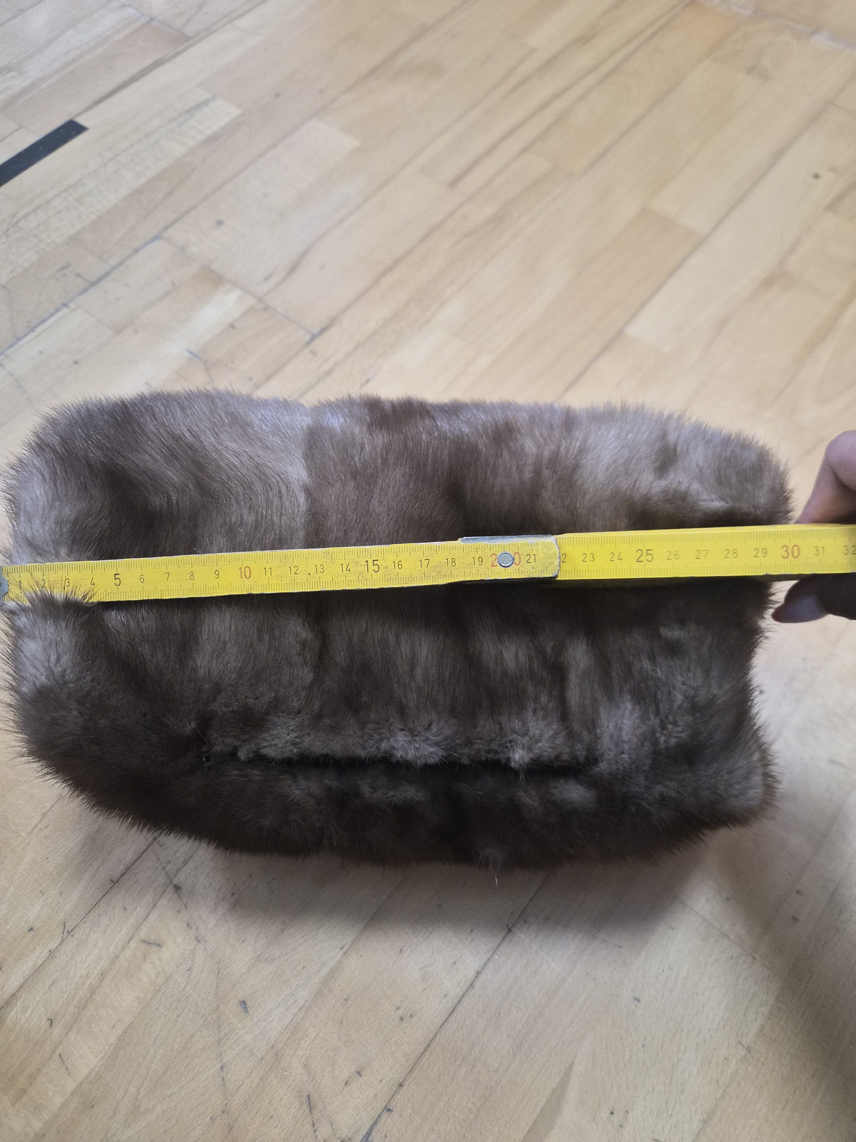 Eingereichtes Pelzstück – Beispiel 160.4 Bild 8
