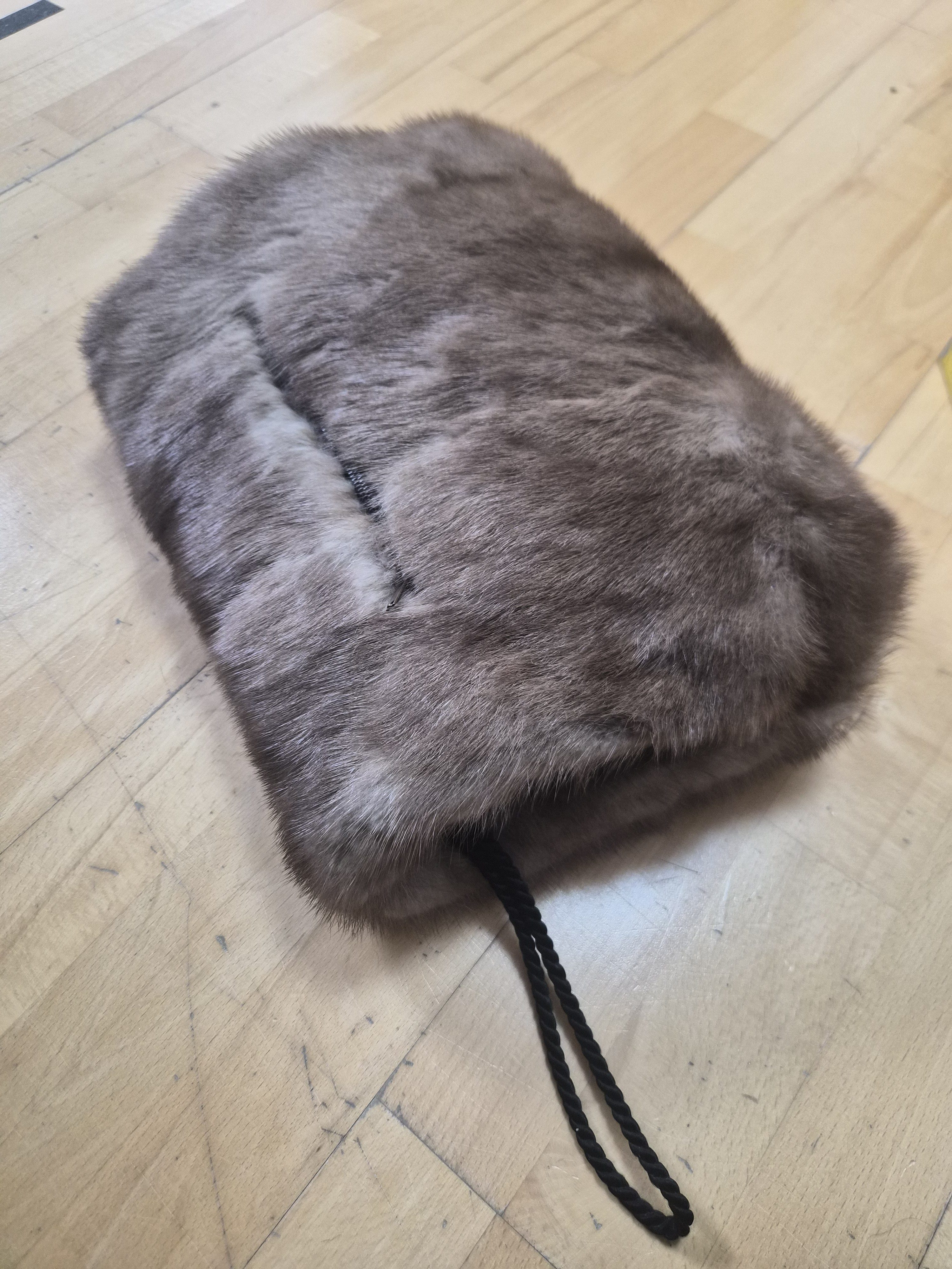 Eingereichtes Pelzstück – Beispiel 160.4 Bild 10