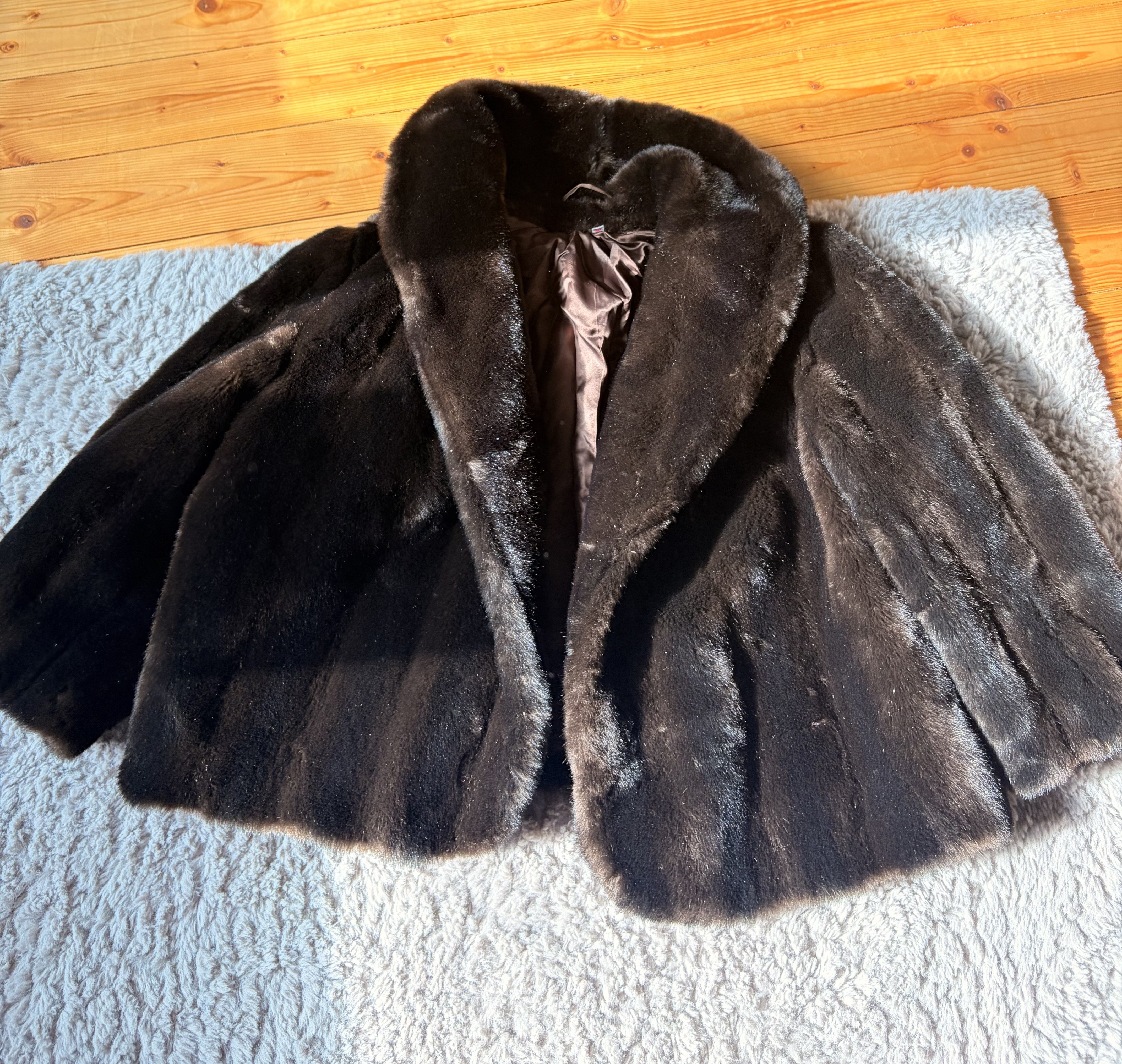 Eingereichtes Pelzstück – Beispiel 50 Bild 1