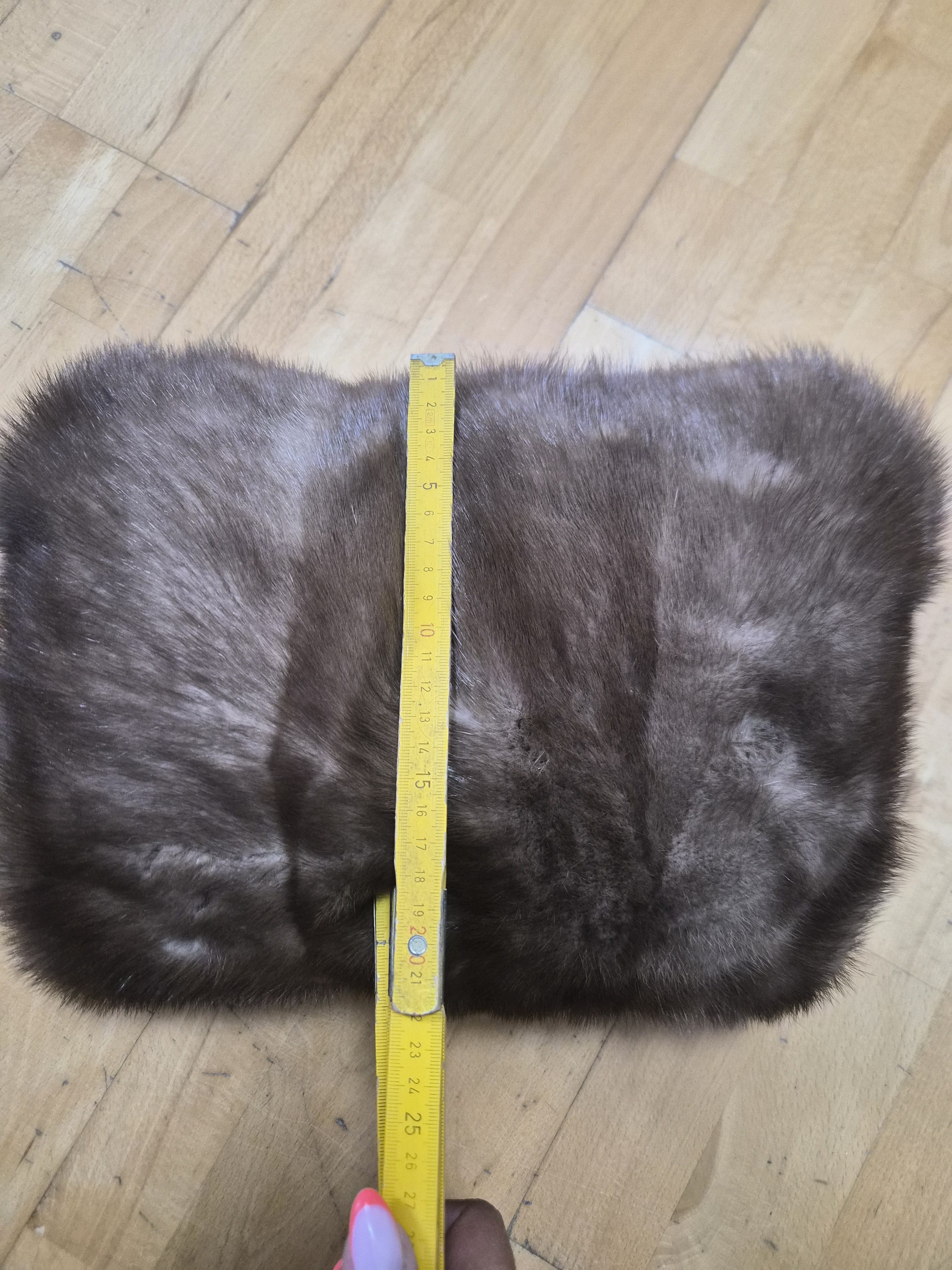 Eingereichtes Pelzstück – Beispiel 160.4 Bild 5
